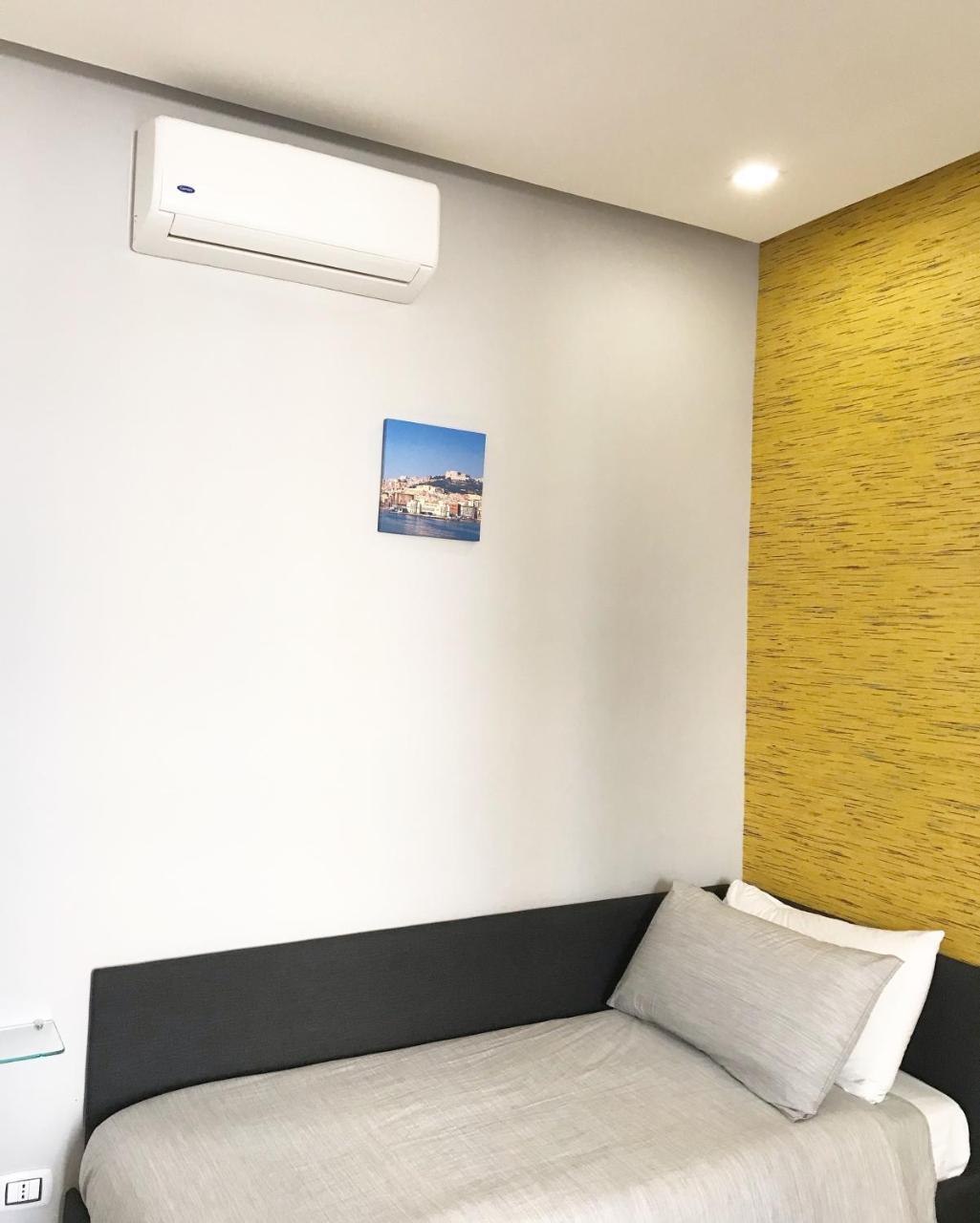 נאפולי Terrazza Aragon Room And Spa מראה חיצוני תמונה